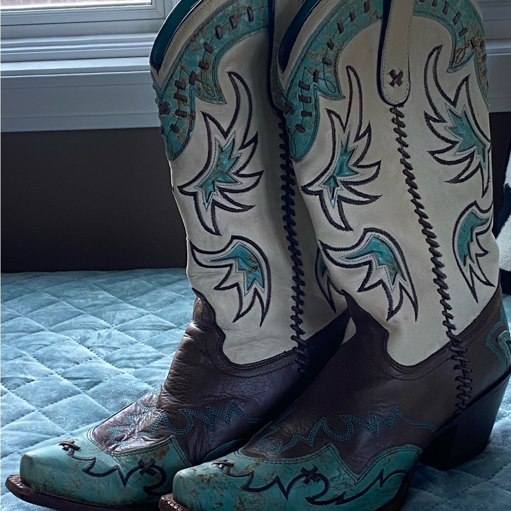 Tony Lama Vibrant Turquoise Leather Boots